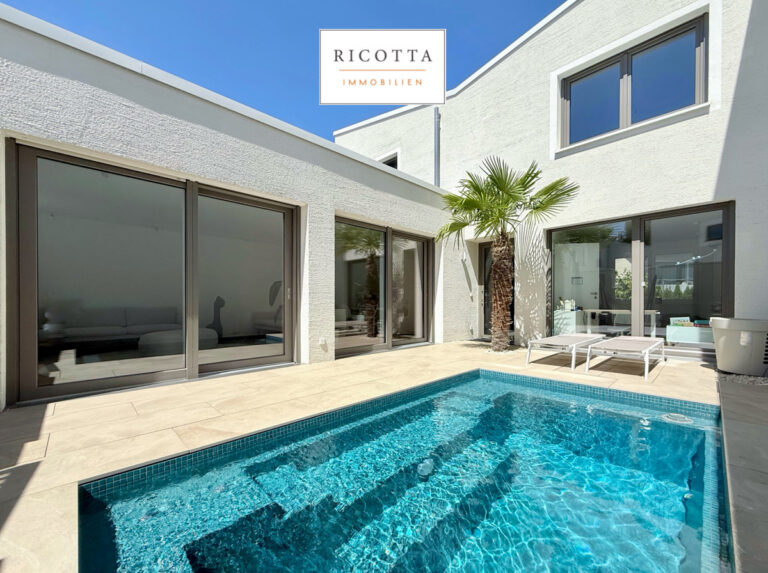 Atriumhaus mit Pool