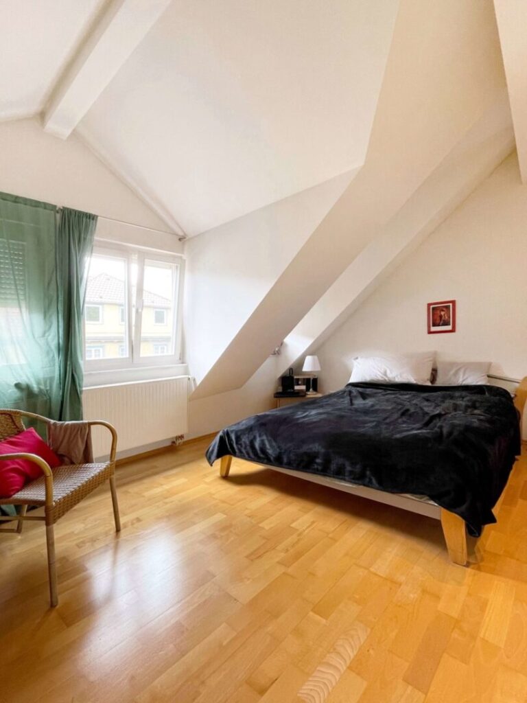Schlafzimmer DG