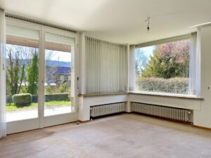 Esszimmer mit Blick auf die Terrasse