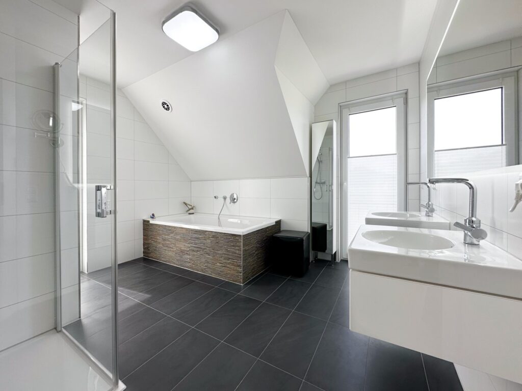 Badezimmer DG