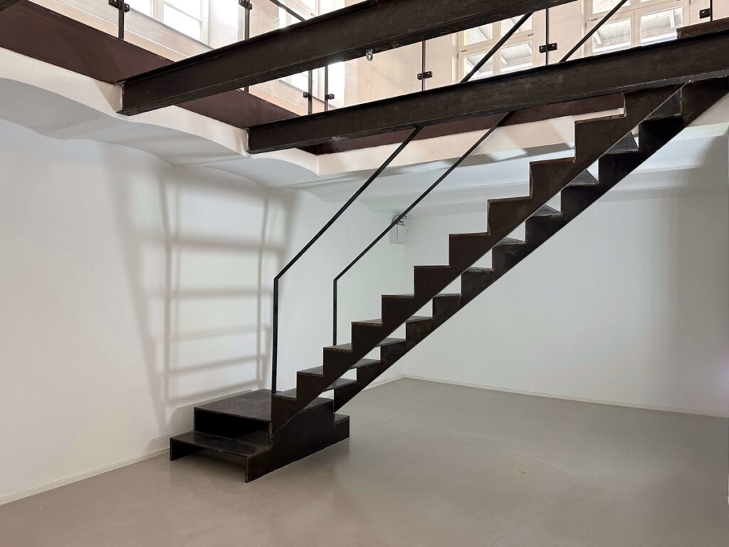 Treppen ins UG