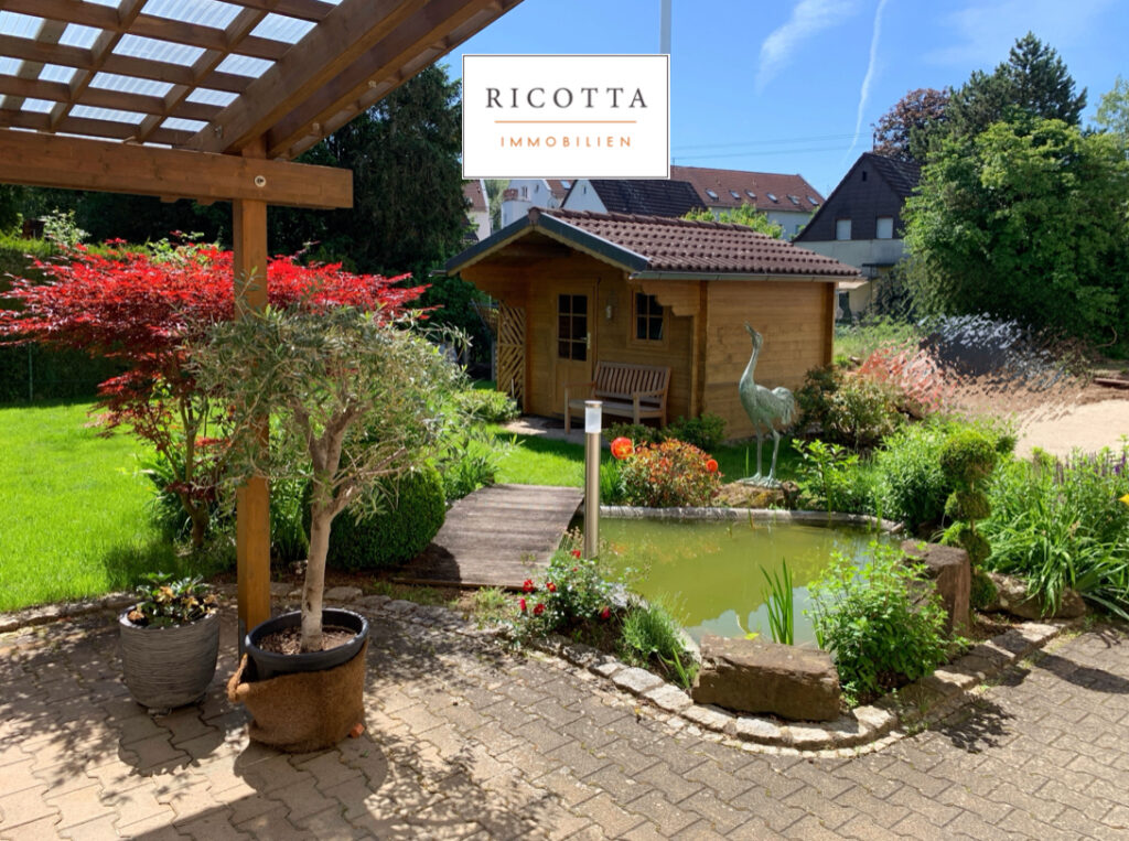 Terrasse mit Garten