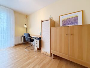 OG-Zimmer 3 mit  Balkonzugang