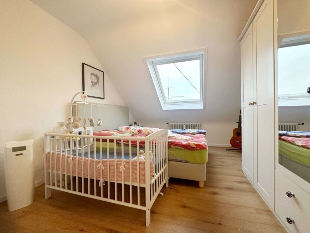 Schlafzimmer DG