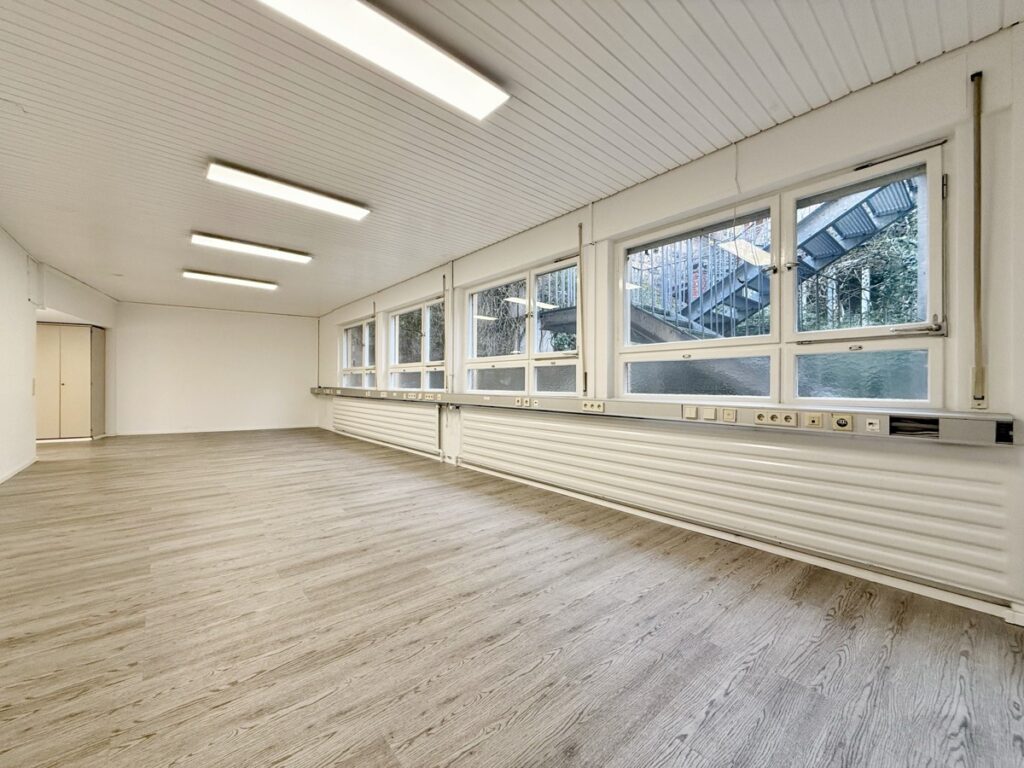 Gewerbeteil, Großraumbüro