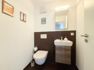 Separates Gäste-WC