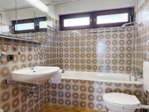 Badezimmer mit WC im OG