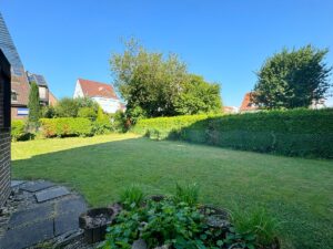 Blick in den traumhaften Garten