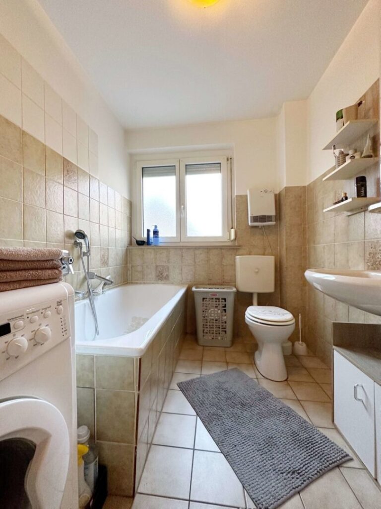 Badezimmer EG