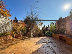 Terrasse mit Garten