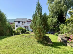 Schöner Garten am Haus