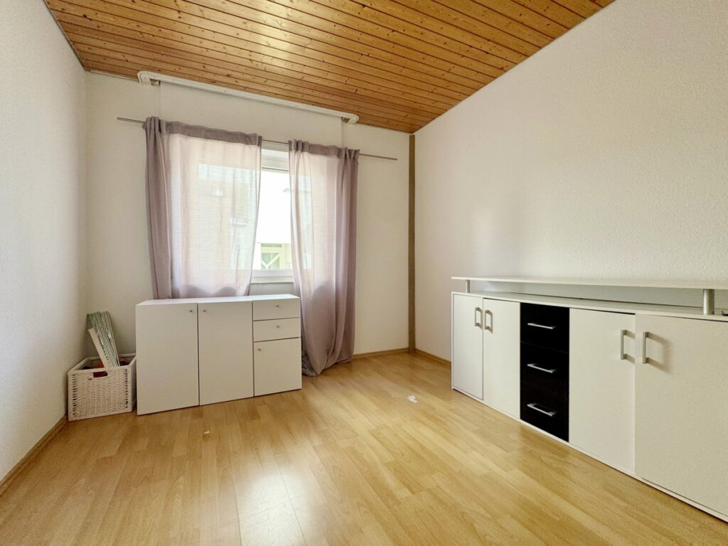 Kinder-, Arbeits- oder Gästezimmer Wohnung Hochparterre