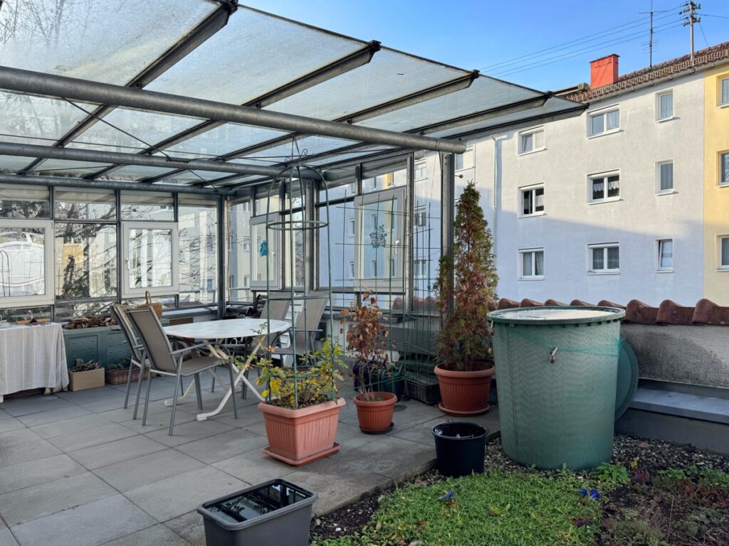 überdachte Terrasse