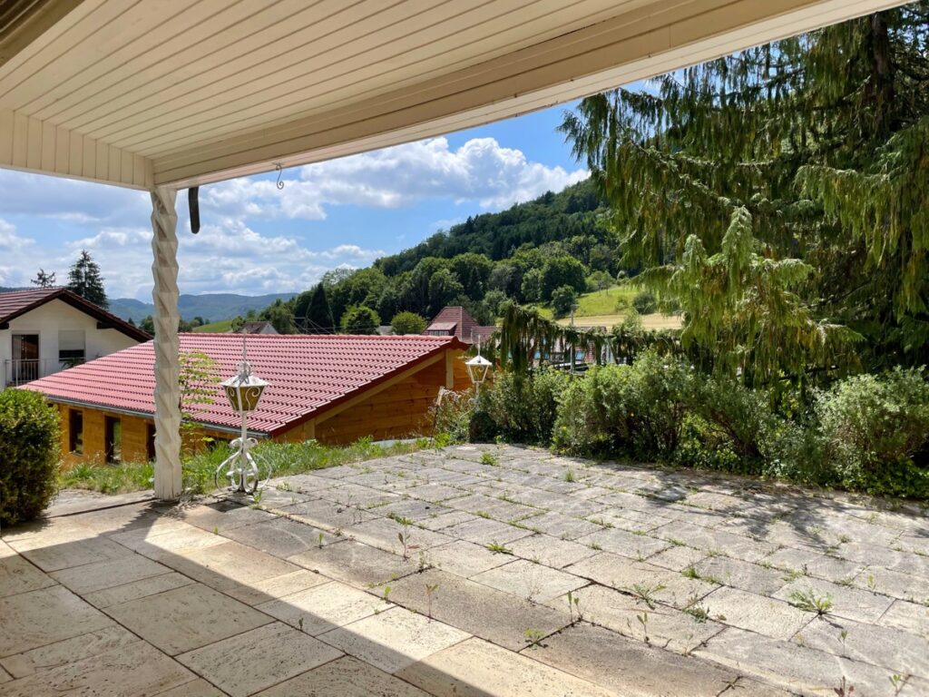 Terrasse mit Blick ins Grüne