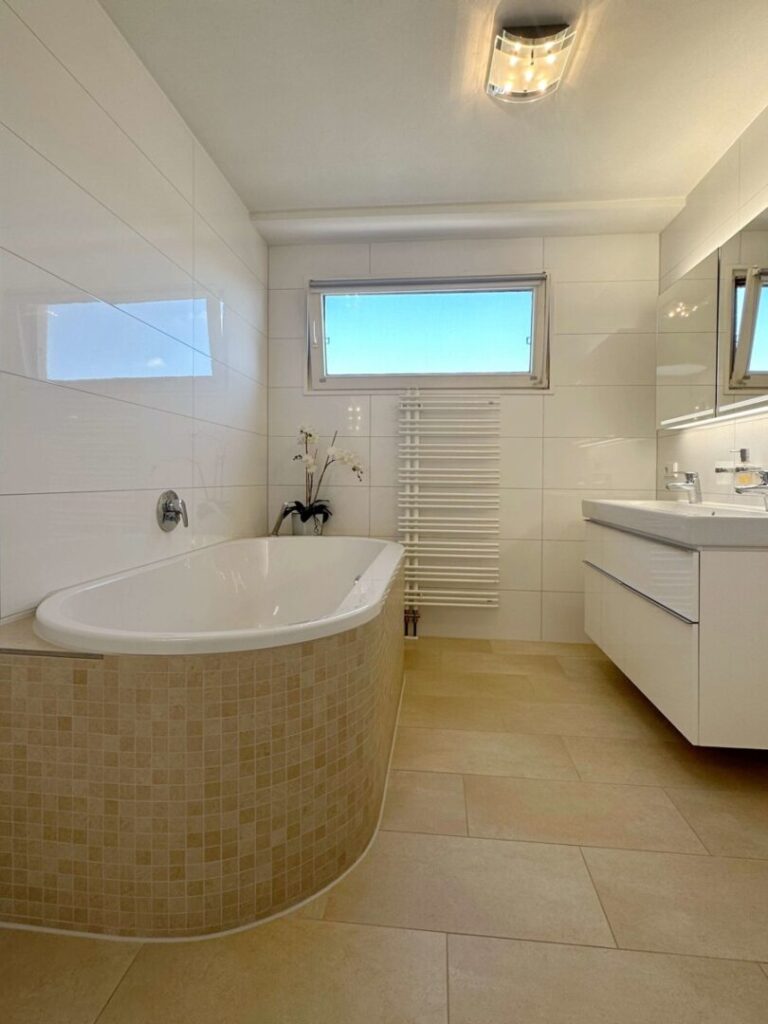 Badezimmer im DG