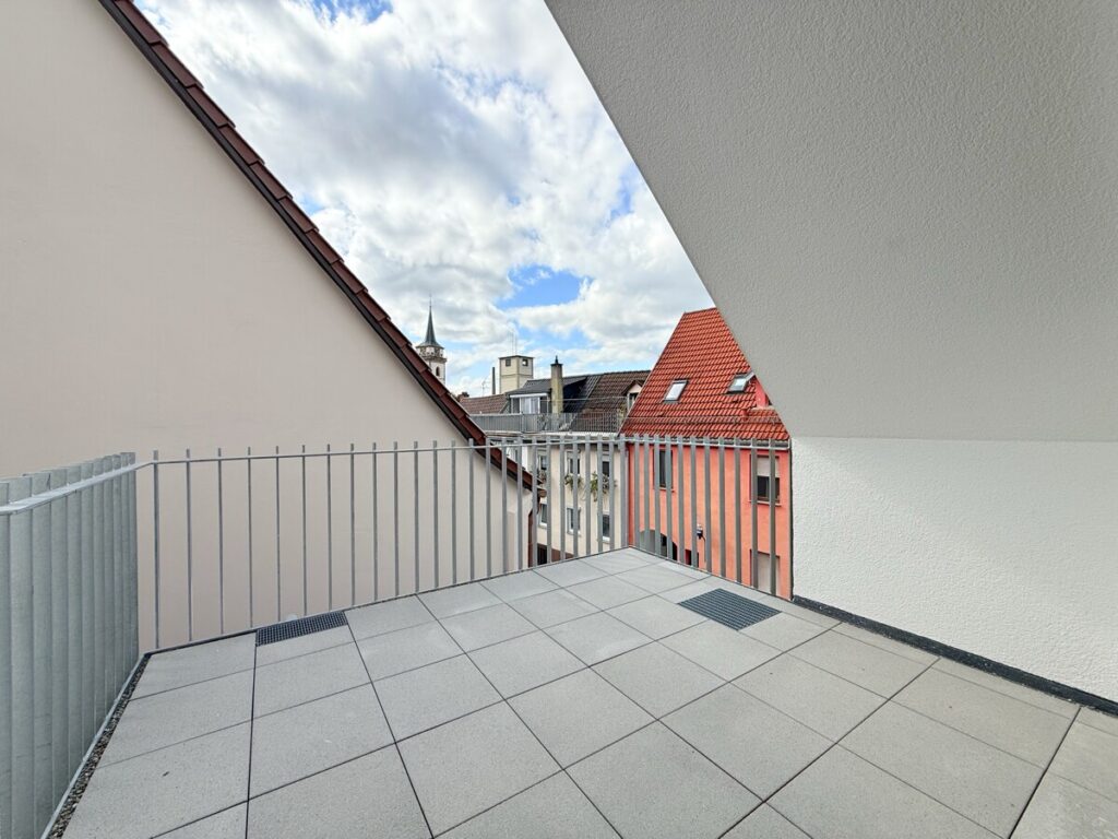 Teilüberdachter Balkon
