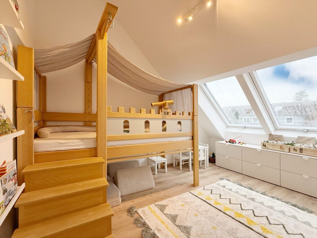 Kinderzimmer im 2. DG
