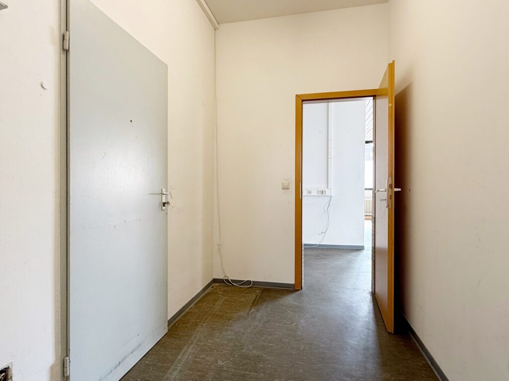 Nebeneingang Gewerbeeinheit 1