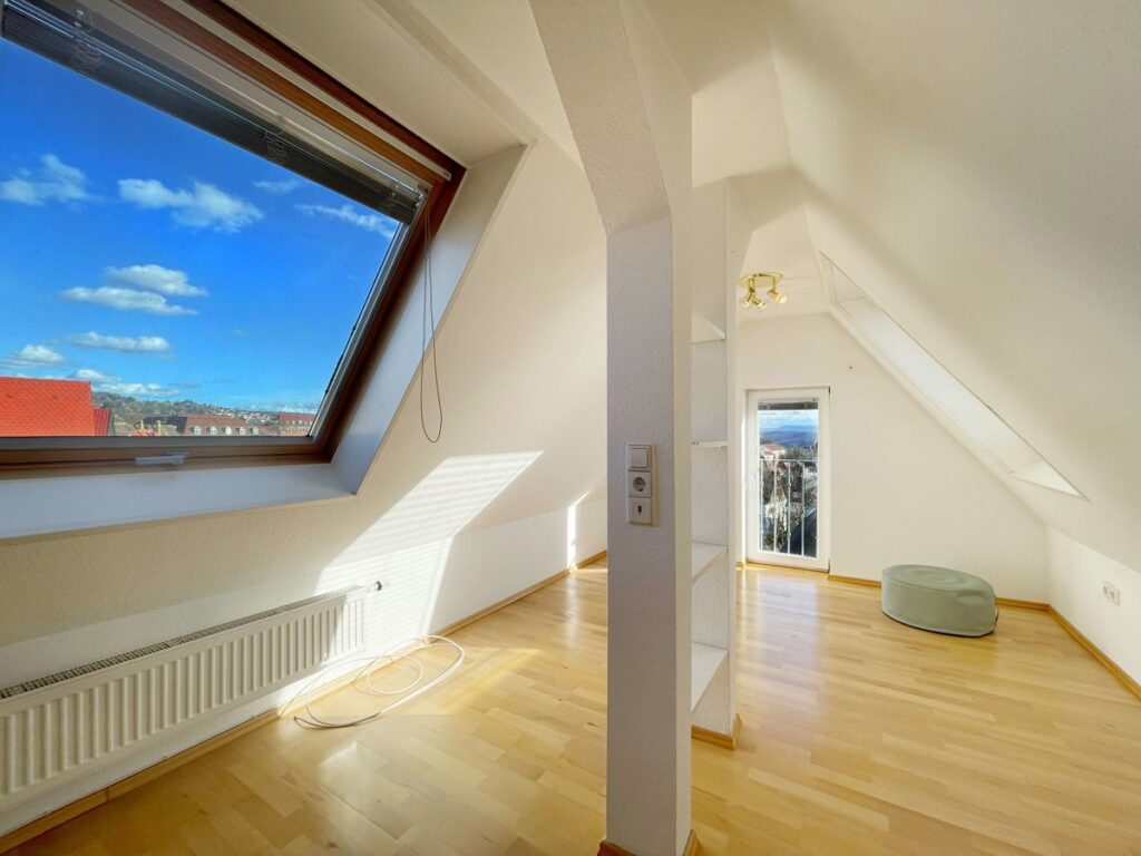 ausgebaute Bühne