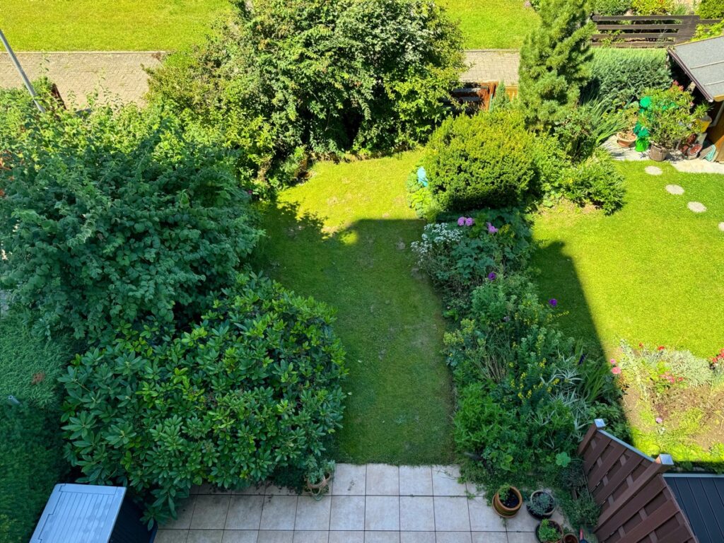 Terrasse mit Garten