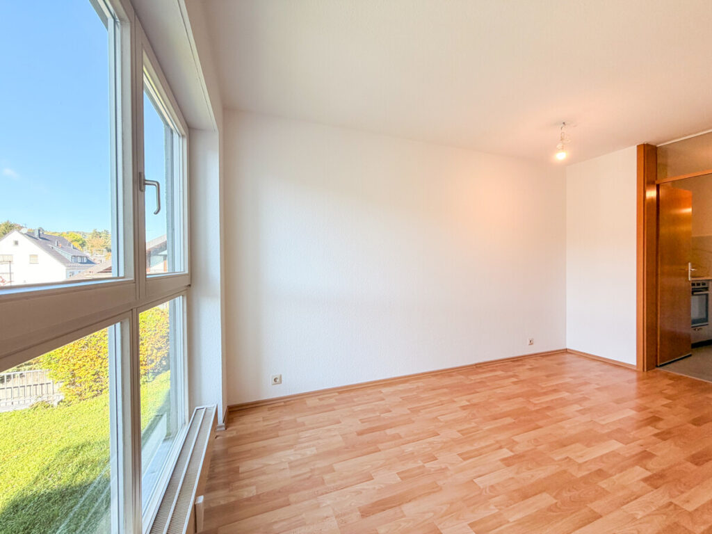 Essbereich mit Blick in die Küche