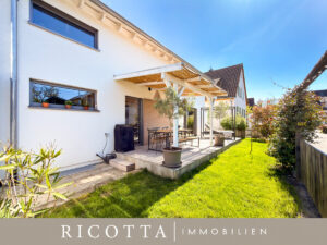 Terrassenansicht und Garten