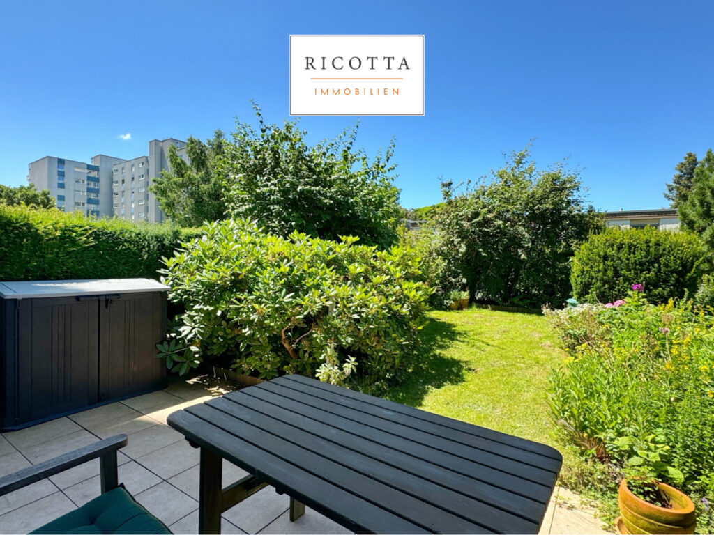 Terrasse mit Garten