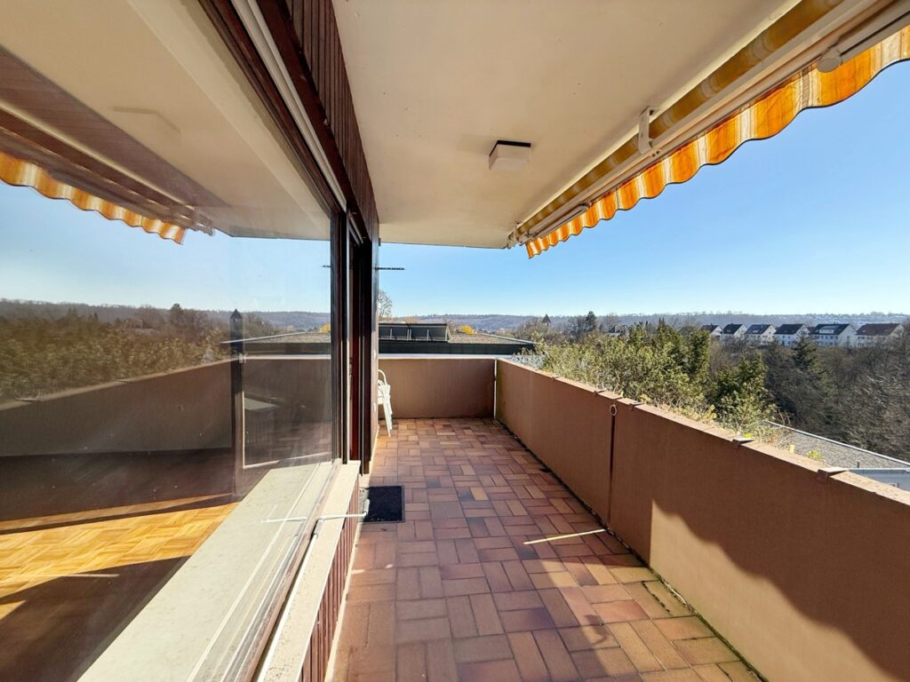 Überdachter Balkon