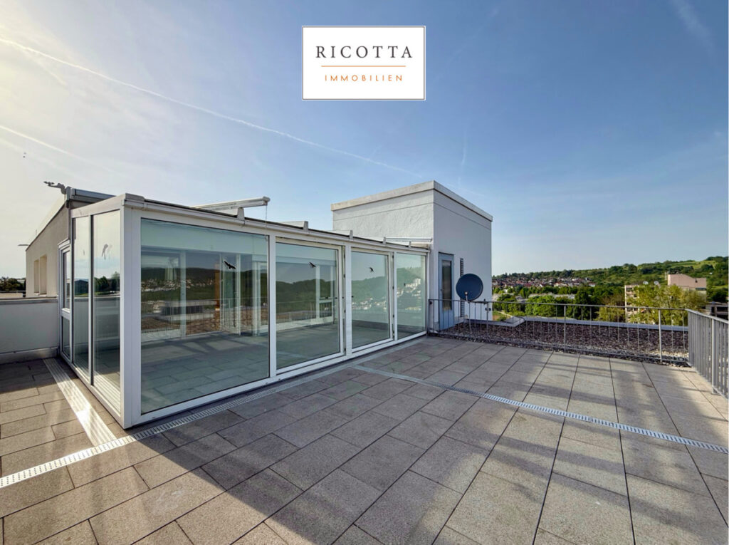 Dachterrasse mit Wintergarten
