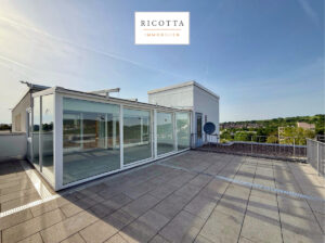 Dachterrasse mit Wintergarten