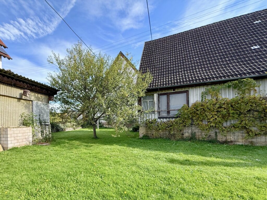 Gartenhaus und Scheune