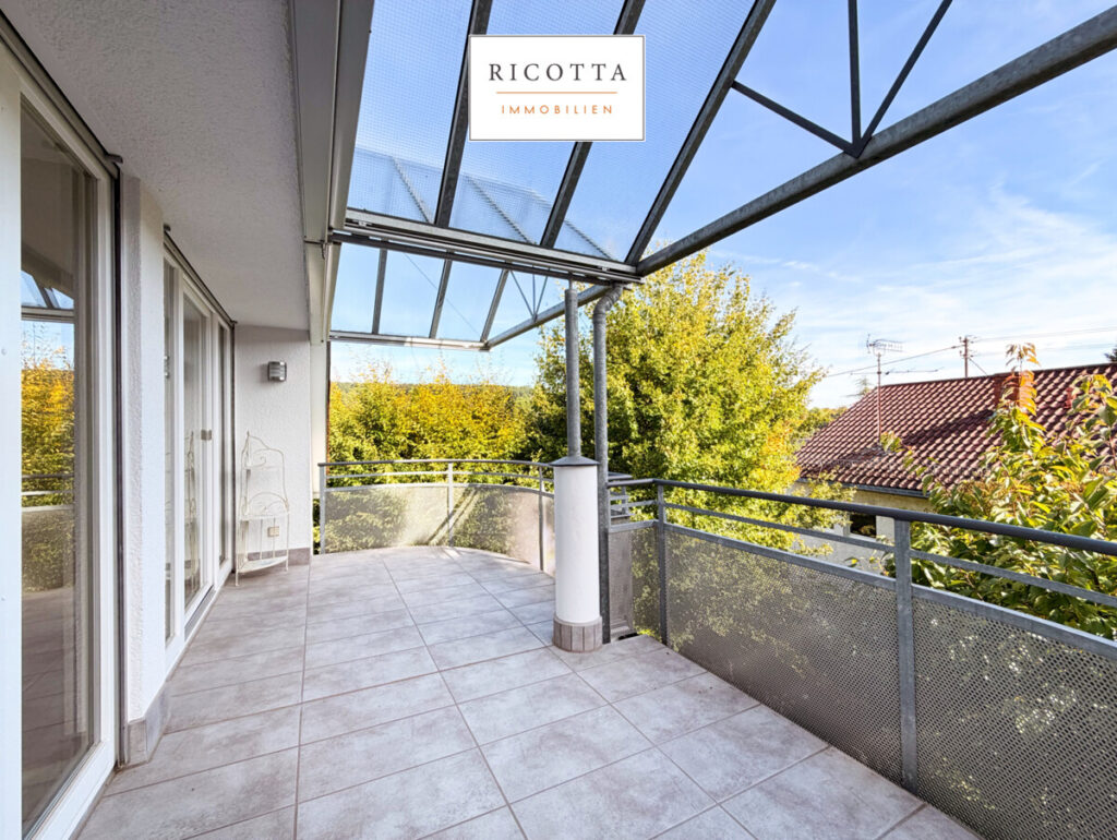 überdachter Südbalkon