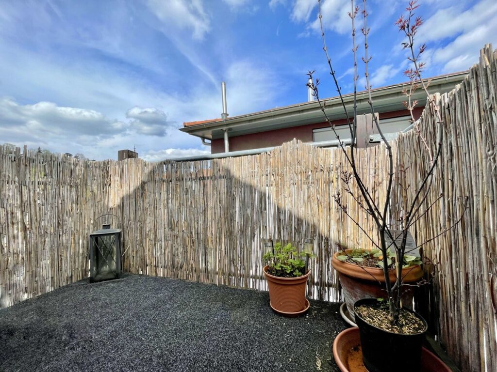 sonniger Balkon DG