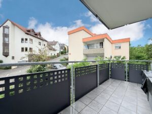 Überdachter Balkon