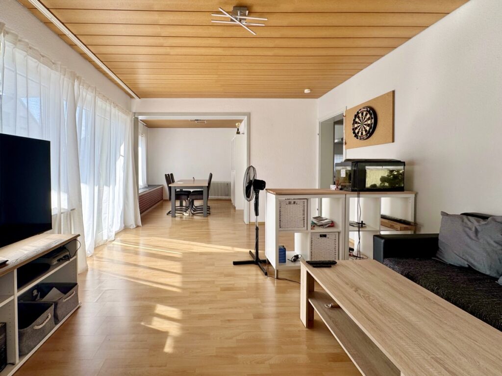 Wohn- & Esszimmer Wohnung Hochparterre