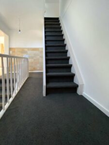 Steile Treppe ins DG