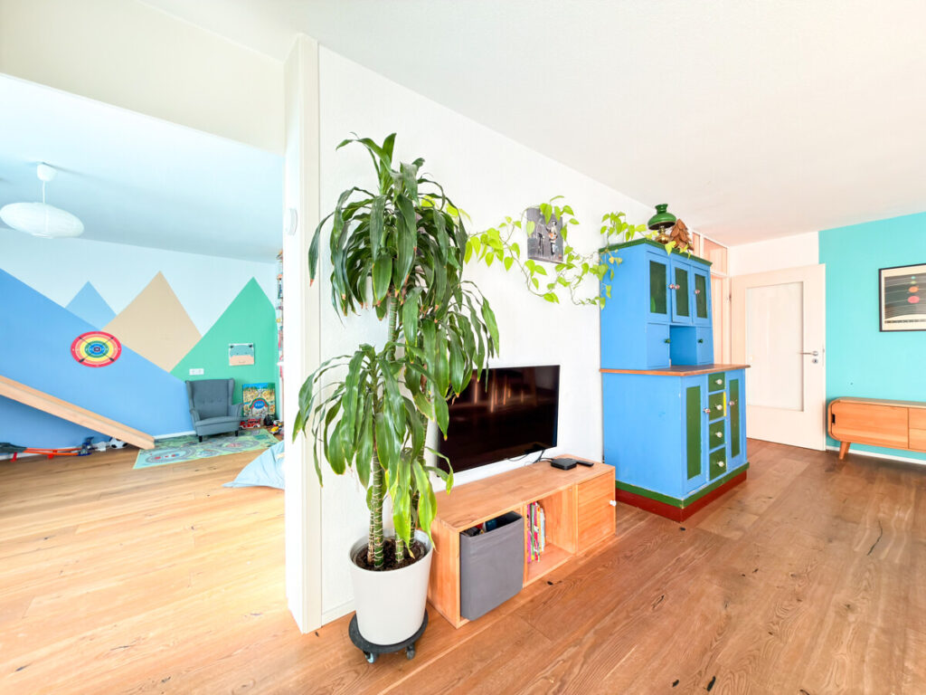 EG Wohnbereich mit Blick ins Kinder- oder Schlafzimmer
