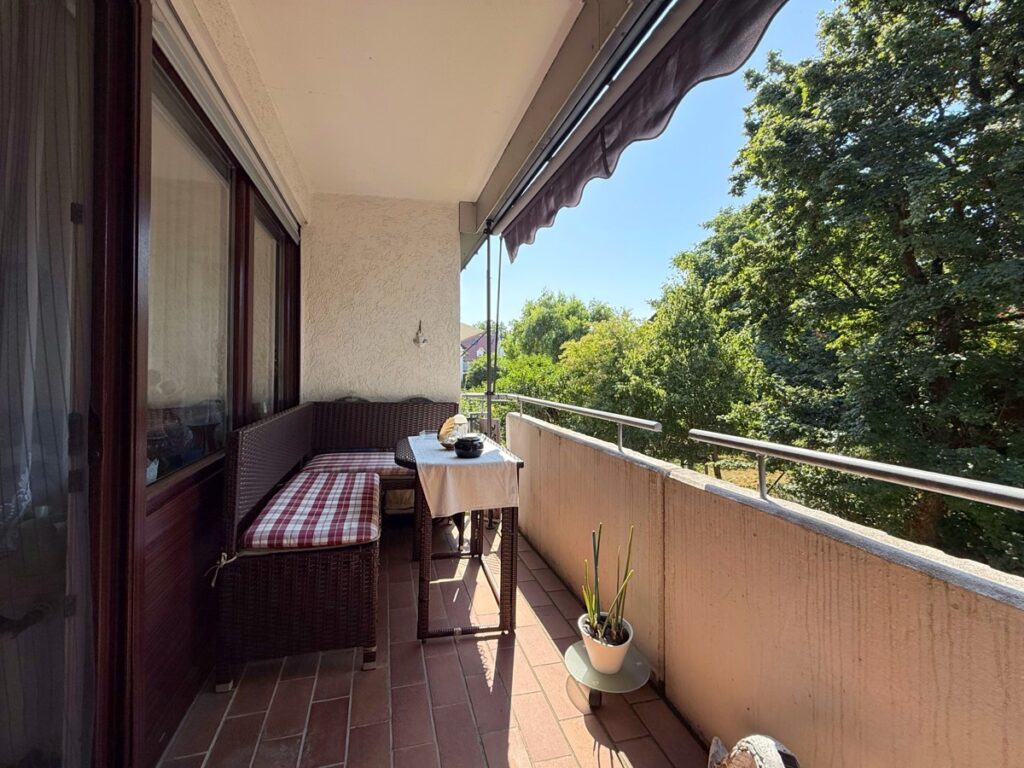 überdachter Balkon