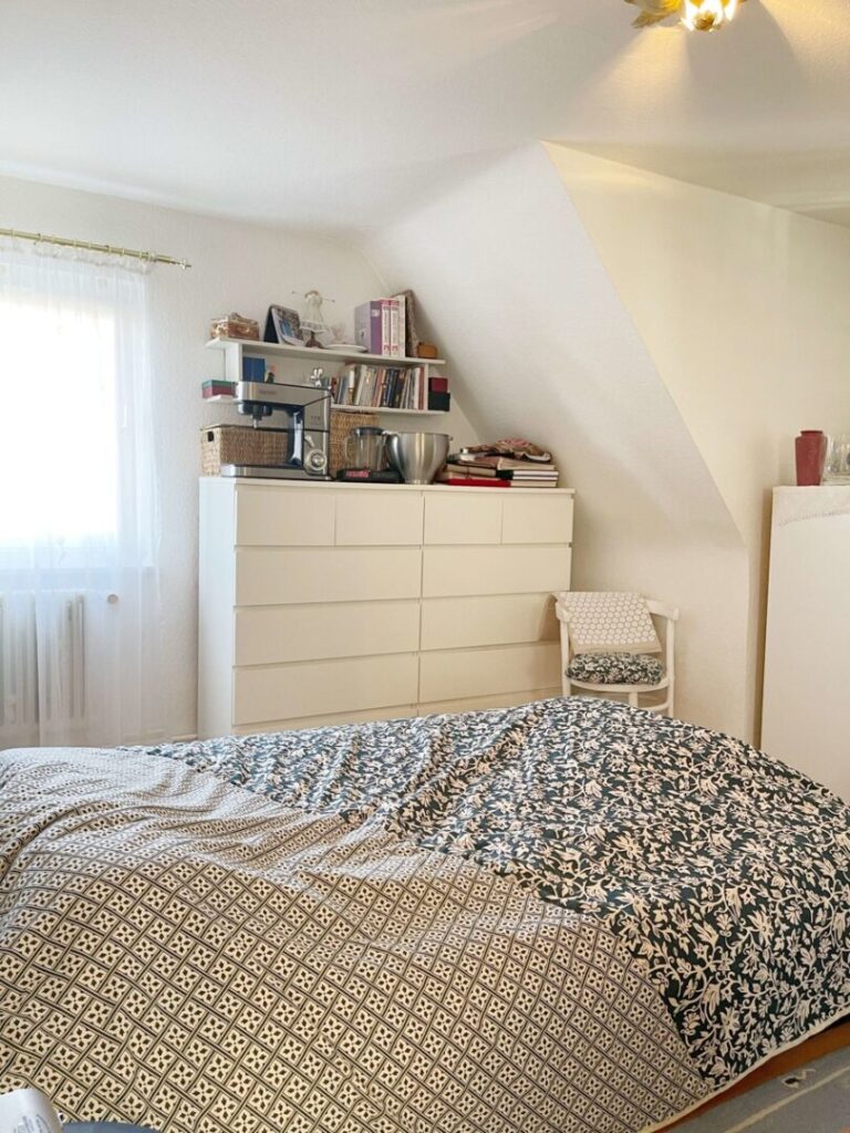 Schlafzimmer Wohnung DG