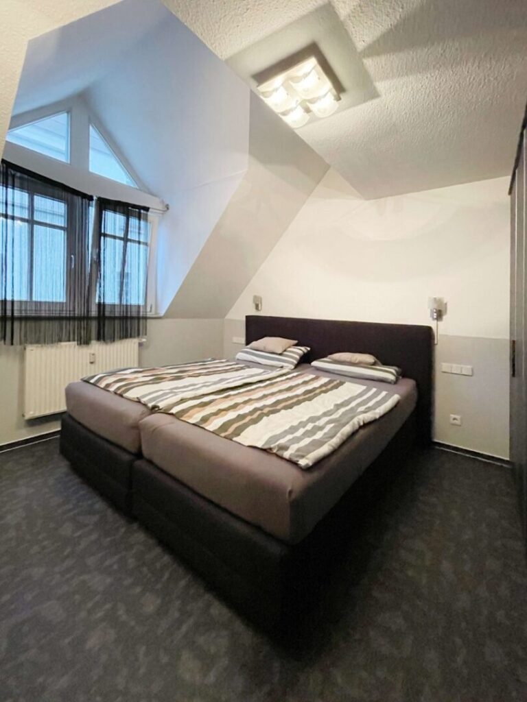 Schlafzimmer 1. OG