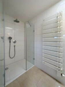 Badezimmer im DG