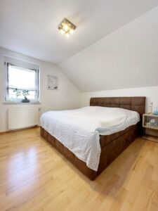 Schlafzimmer DG