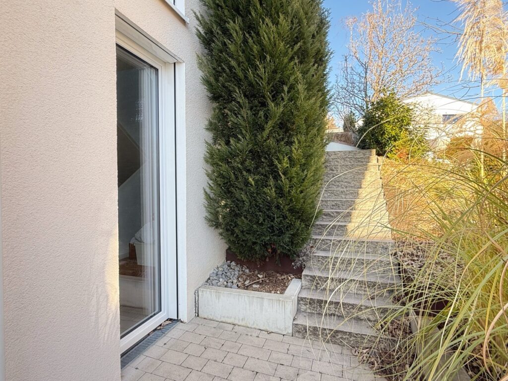 Nebeneingangstür EG