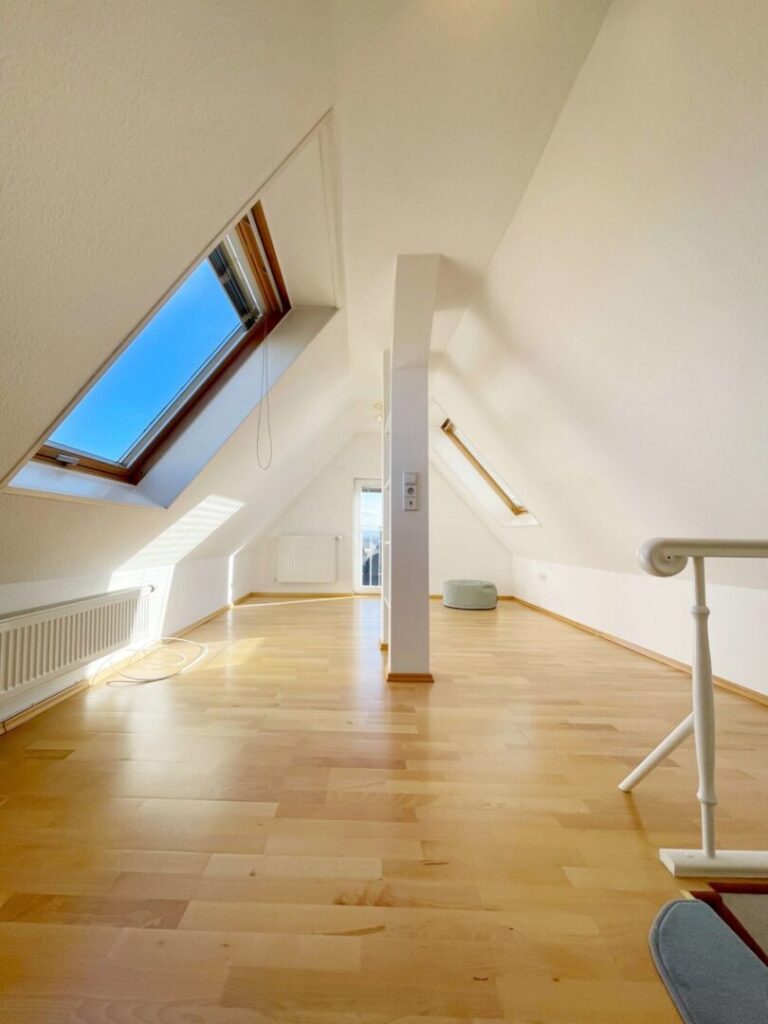 ausgebaute Bühne