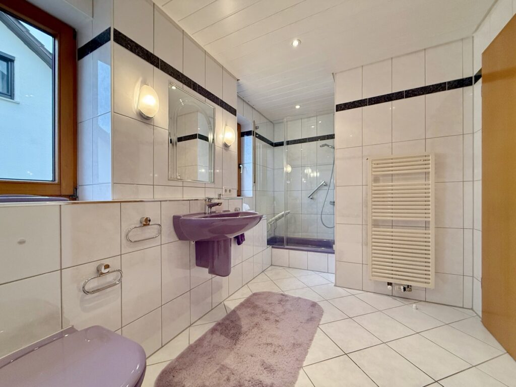 Badezimmer im OG