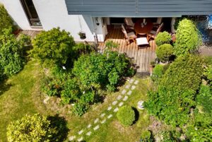 Terrassen- und Gartenansicht