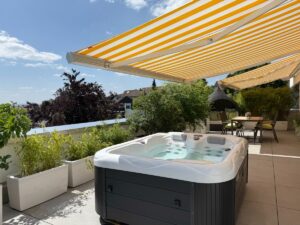Neuer Whirlpool auf der Dachterrasse