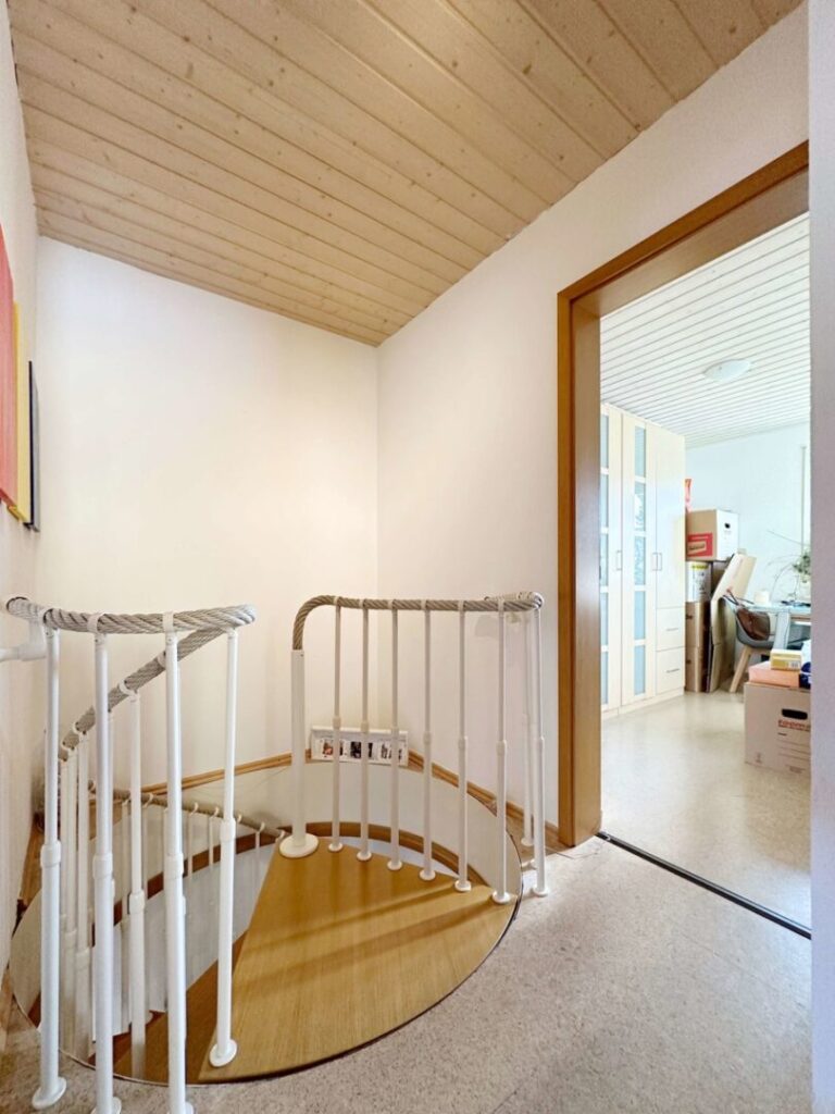 Wendeltreppe ins OG