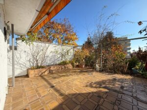 Terrasse mit Garten
