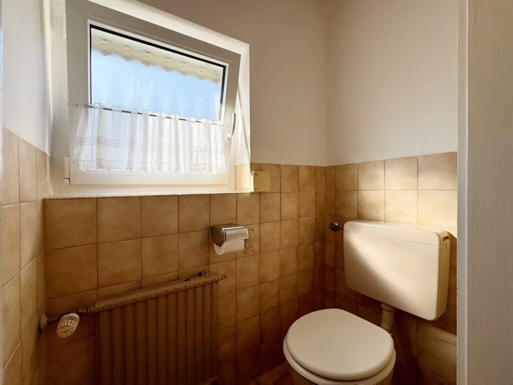 separates WC Wohnung Obergeschoss